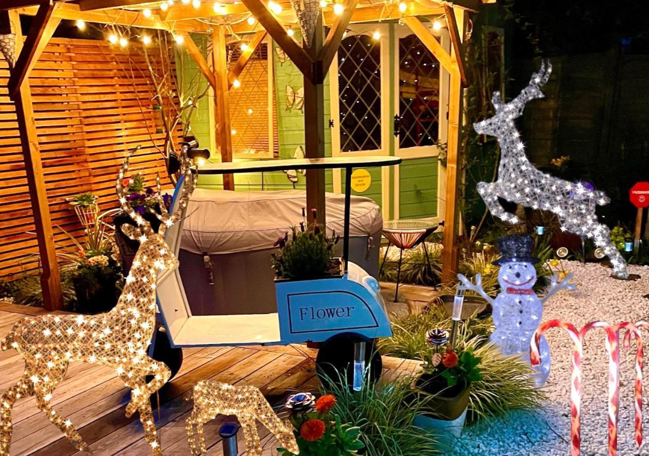 דירות יורק Cosy Garden Flat, Private Hot Tub & Four Poster Bed מראה חיצוני תמונה